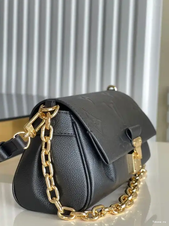 Affordable VUITTON FAVORITE LOUIS 0621